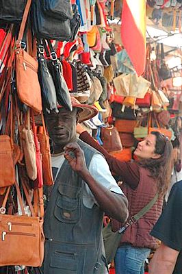 Leather coats to bags - Florence - San Lorenzo